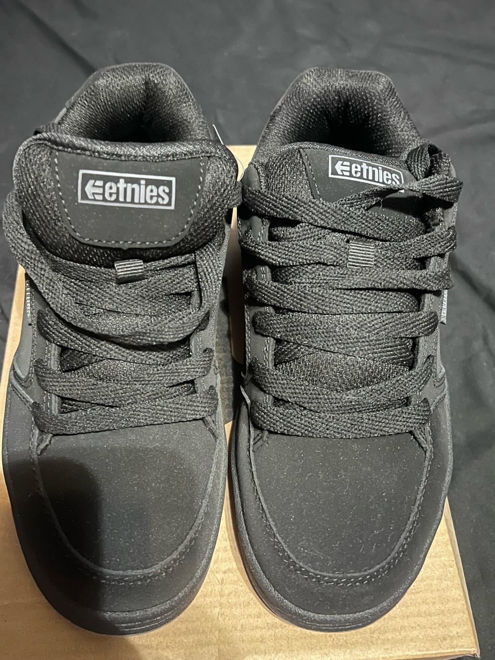 Etnies All-Black Low Profile Skate Sneakers